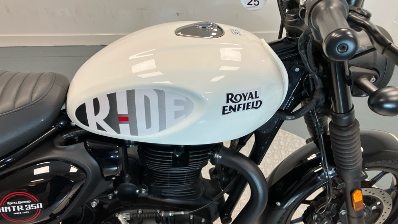 Royal Enfield Hntr 350 Rebel Red (23MY)